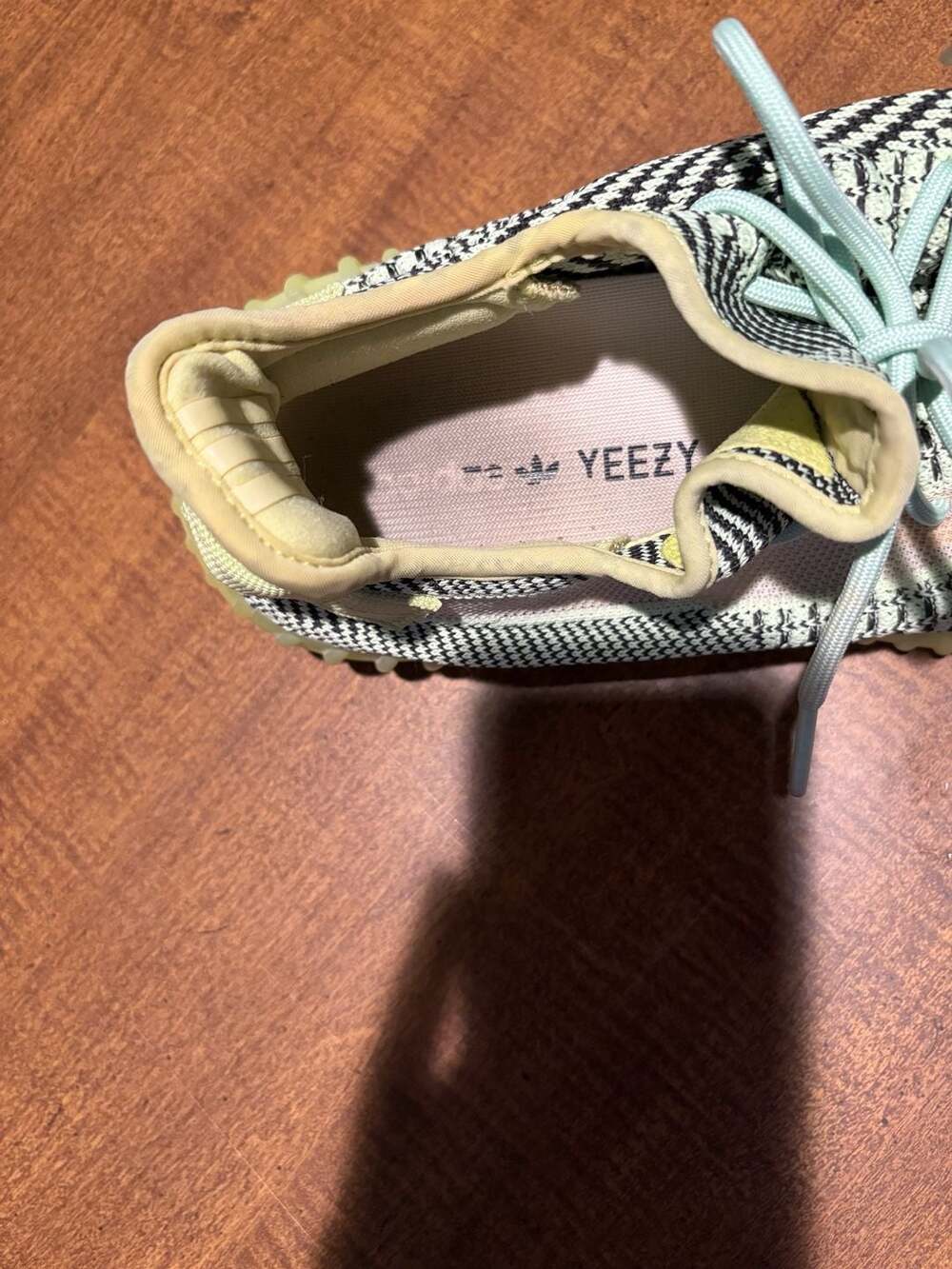 Adidas Yeezy Boost 350 V2 Yecheil Size 10.5 - Picture 3 of 13